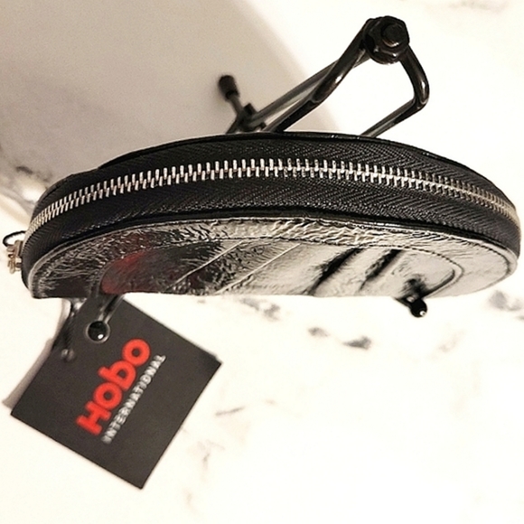 NWT HOBO Int'l RARE Black Genuine Patent Leather Makeup Pouch/Small Clutch - Picture 2 of 6